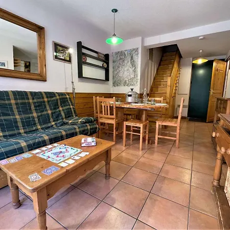 Duplex 8 Personnes Proche Pistes Et Commerces - Fr-1-651-1