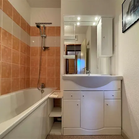 Duplex 8 Personnes Proche Pistes Et Commerces - Fr-1-651-1 Apartment *